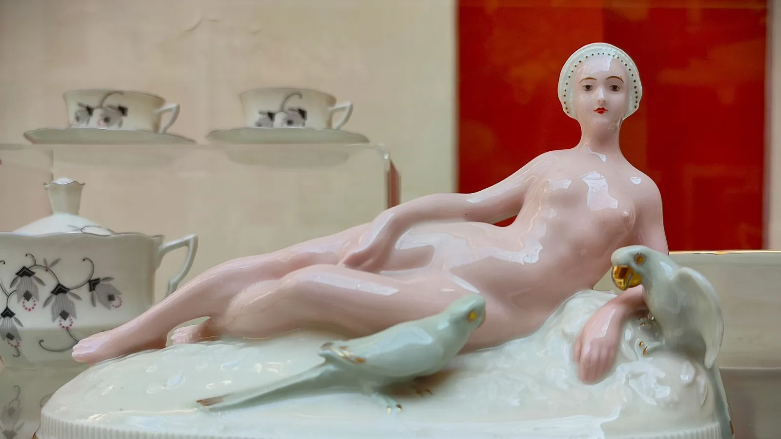 Akt porcelán značky Puls